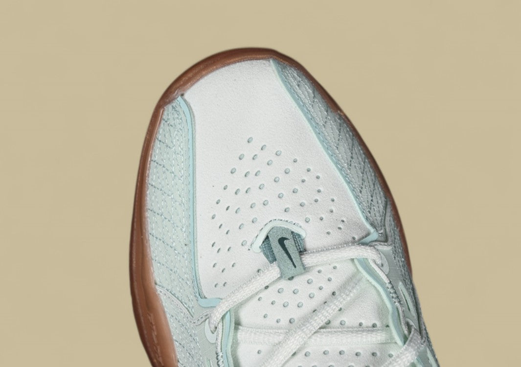 Nike Air Zoom G.T. Cut 3 EP Barely Green & Sail mit Safety Orange und Jade Ice Akzenten