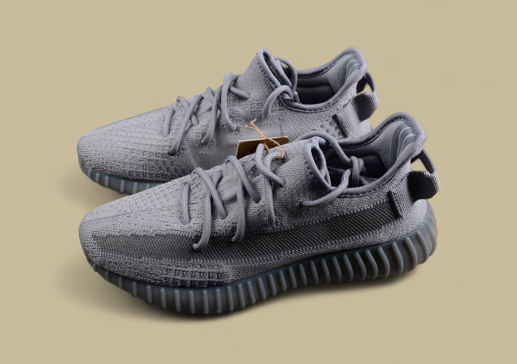 Ad Yeezy 350 Boost V2 Space Ash Space Gray Replica