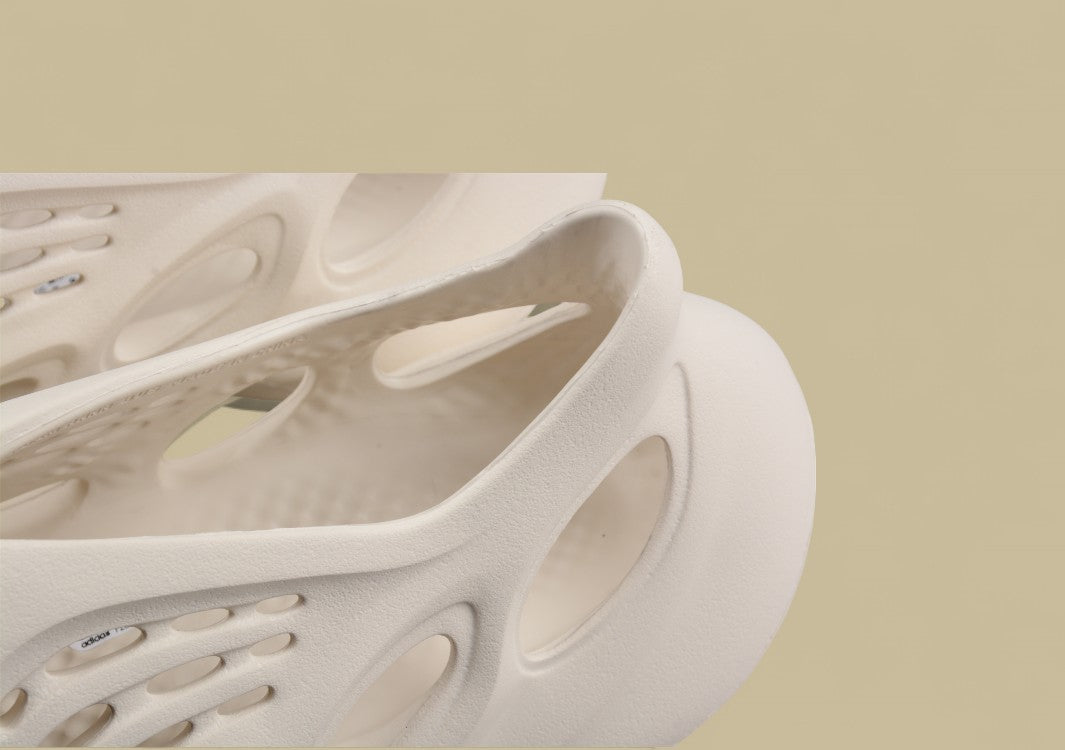 Adidas Originals Yeezy Foam Runner Sand Color Slip-On