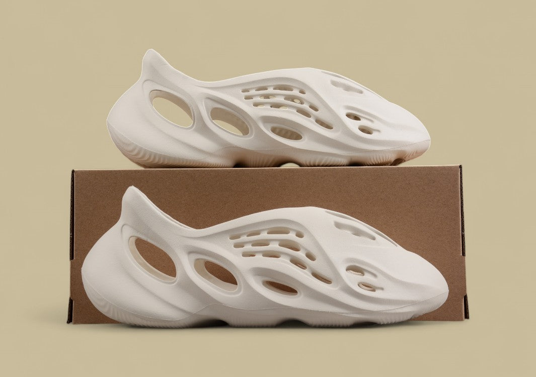 Adidas Originals Yeezy Foam Runner Sand Hole Slip-Ons