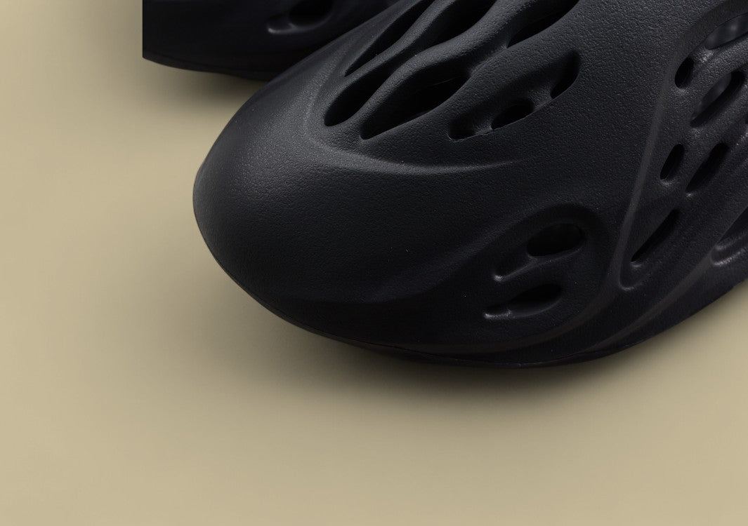 Adidas Yeezy Foam Runner MX Sand Grey Camouflage-inspirierter Slip-On-Sneaker