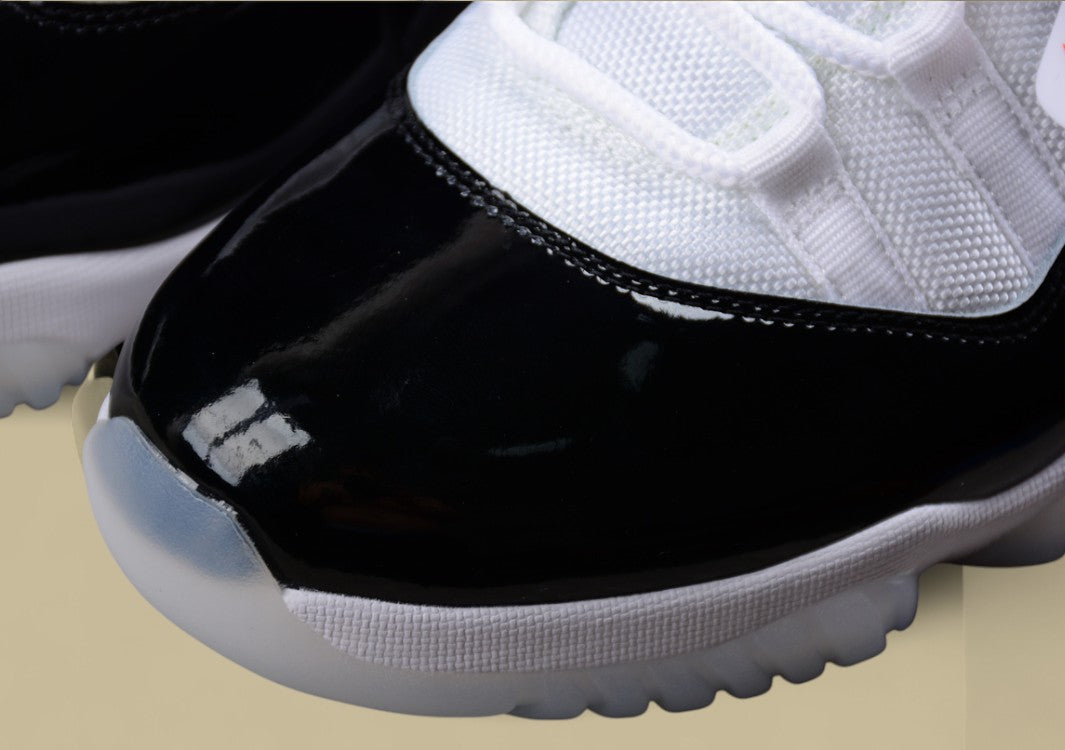 Air Jordan 11 Concord