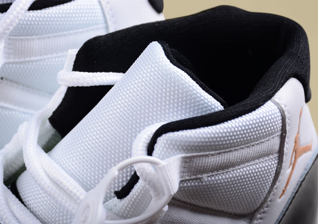 Air Jordan 11 Concord