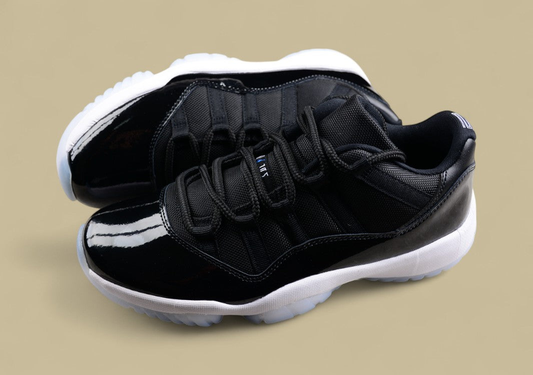 Air Jordan 11 Low "Space Jam"
