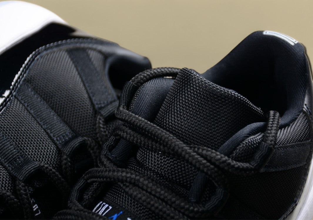 Air Jordan 11 Low "Space Jam"