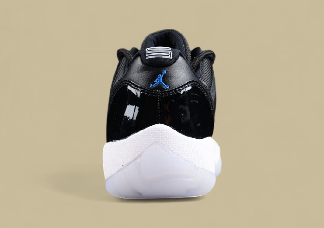 Air Jordan 11 Low "Space Jam"