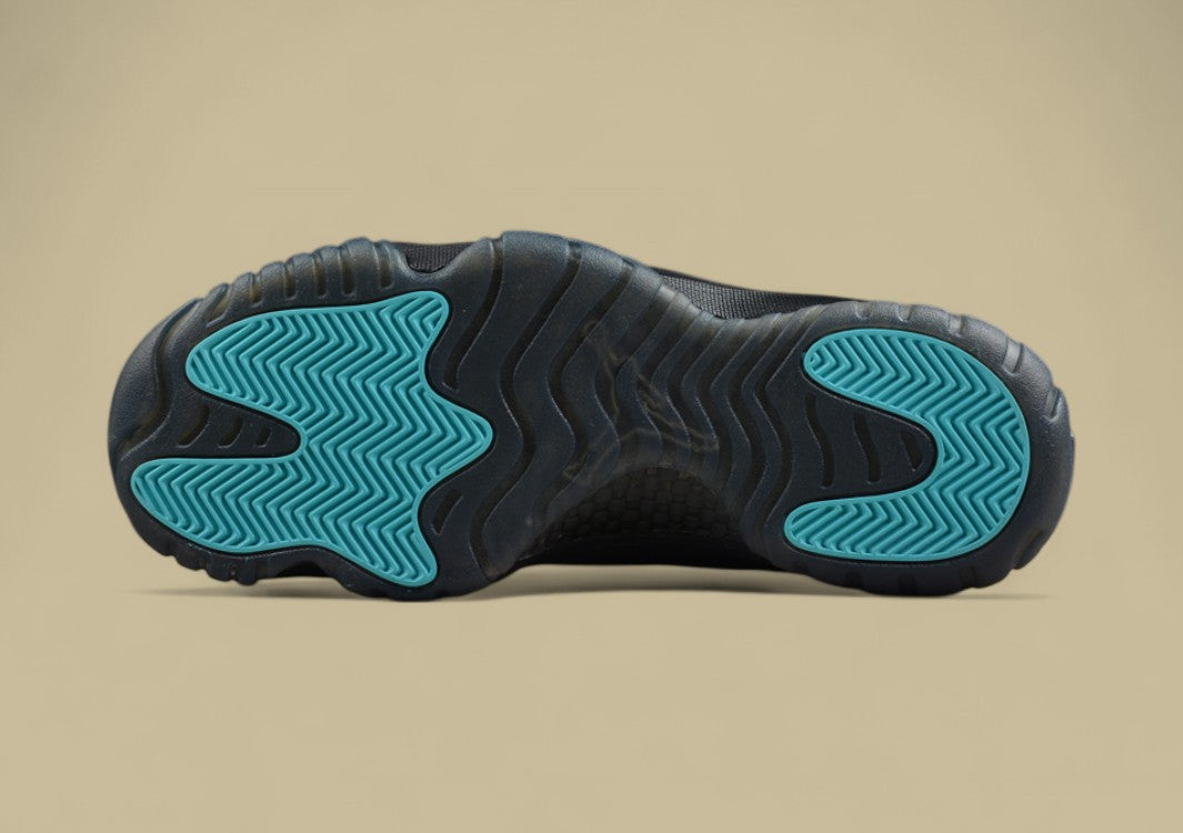 Air Jordan 11 Retro Black White "Cap and Gown"-Style