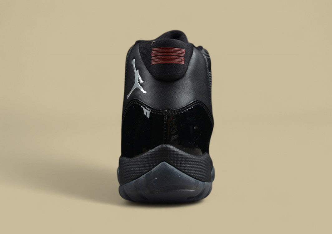 Air Jordan 11 Retro Black White "Cap and Gown"-Style