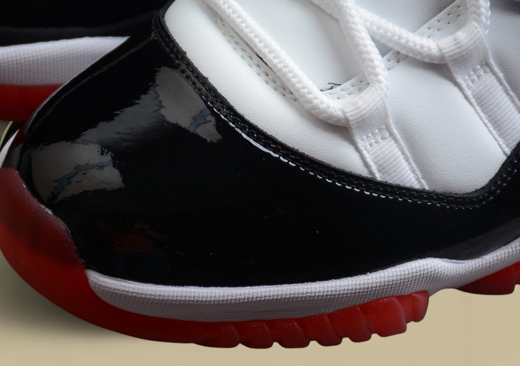 Air Jordan 11 Retro Low "Concord Bred"