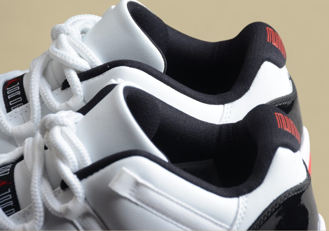Air Jordan 11 Retro Low "Concord Bred"