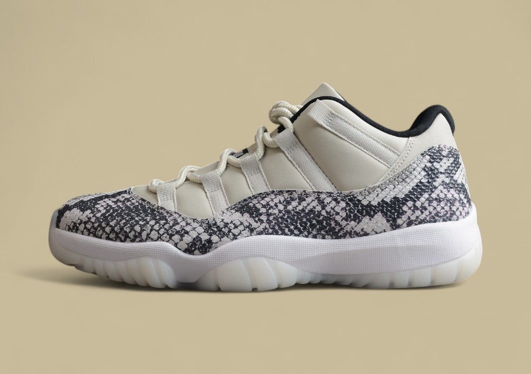 Air Jordan 11 Retro Low " Pure Violet "