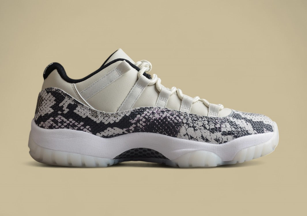 Air Jordan 11 Retro Low " Pure Violet "