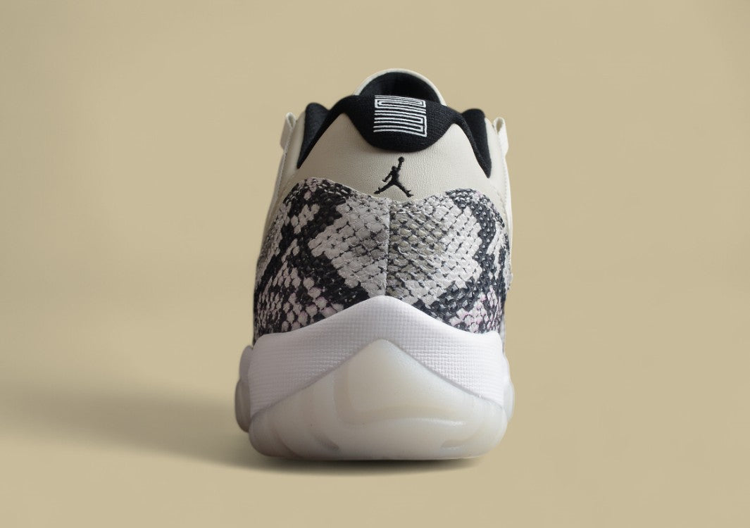 Air Jordan 11 Retro Low " Pure Violet "