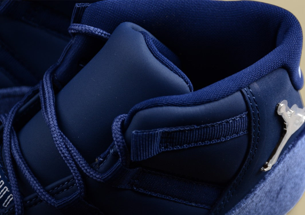 Air Jordan 11 Velvet "Midnight Navy"
