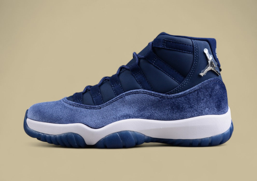 Air Jordan 11 Velvet "Midnight Navy"