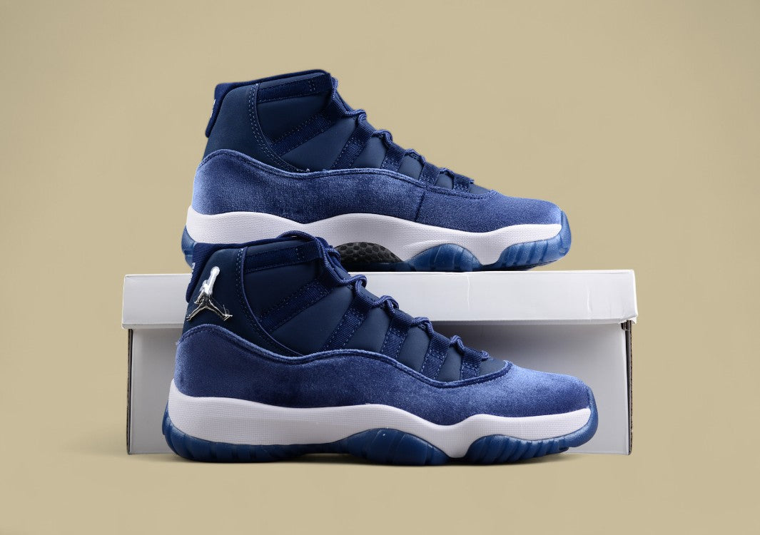 Air Jordan 11 Velvet "Midnight Navy"