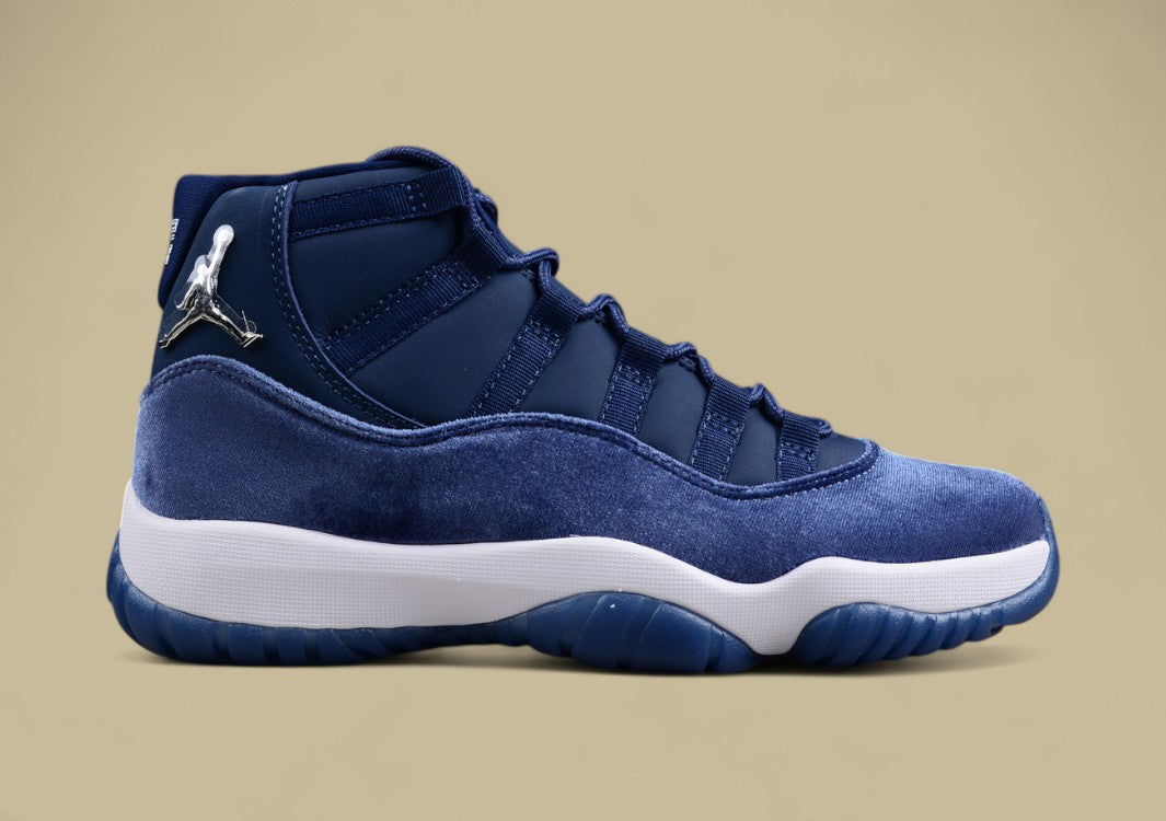 Air Jordan 11 Velvet "Midnight Navy"