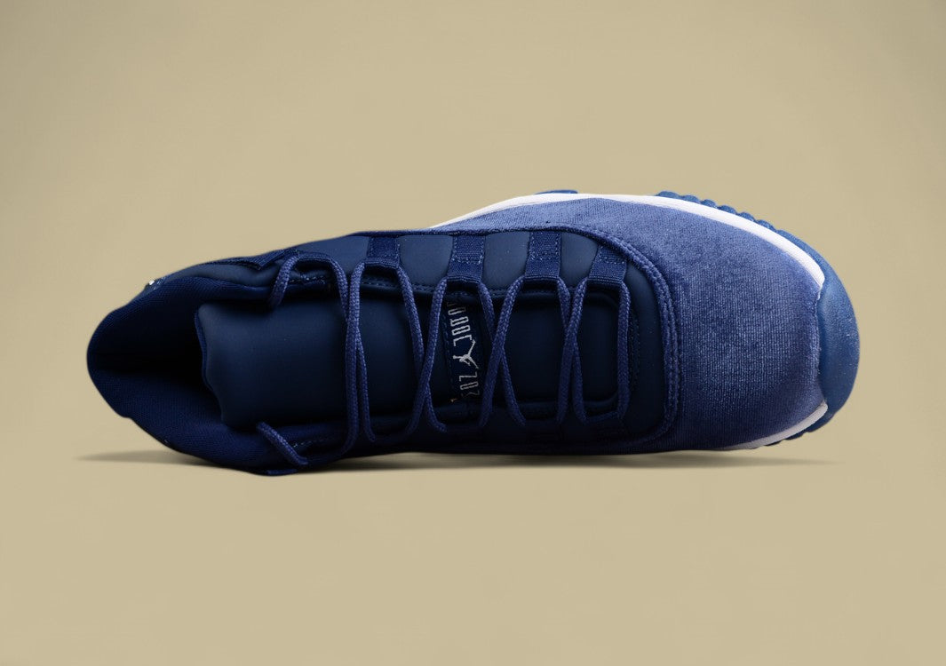 Air Jordan 11 Velvet "Midnight Navy"