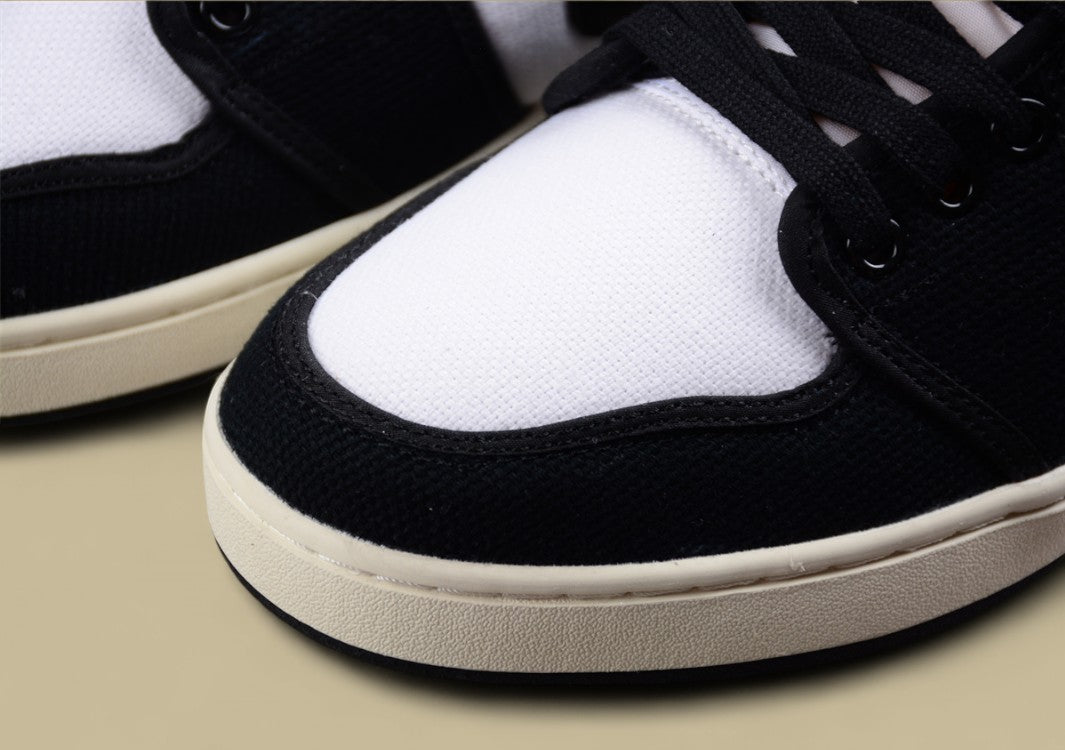 Air Jordan 1 Low Shadow "Panda"