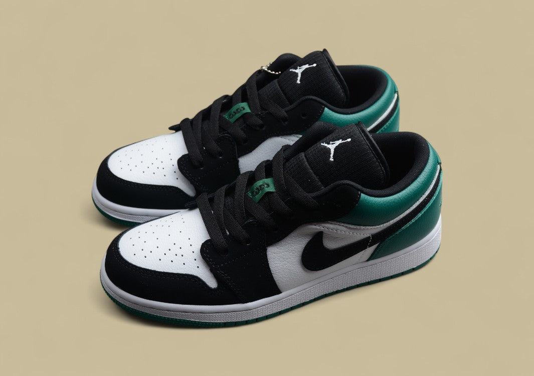 Air Jordan 1 Low “Pine Green”