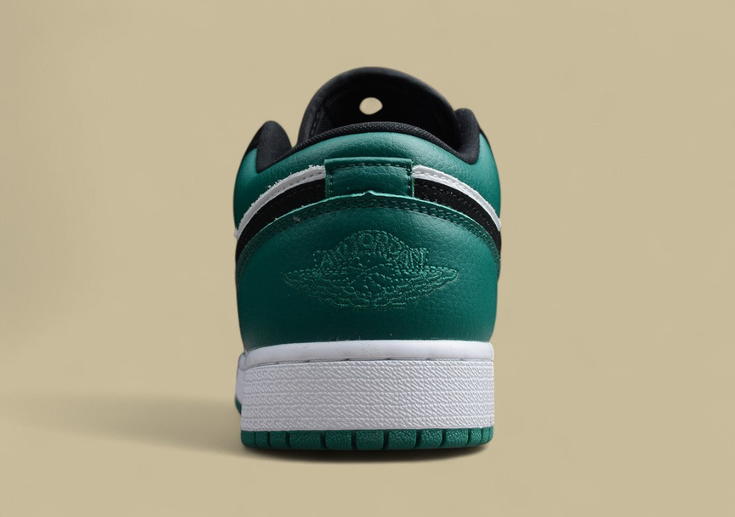 Air Jordan 1 Low “Pine Green”