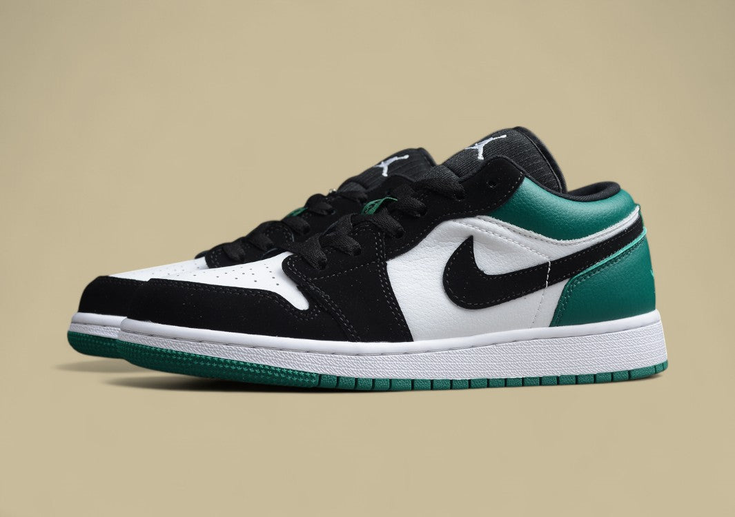 Air Jordan 1 Low “Pine Green”