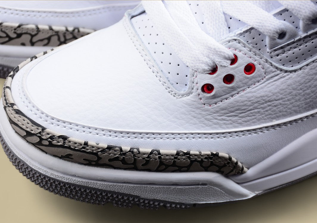 Air Jordan 3 UNC