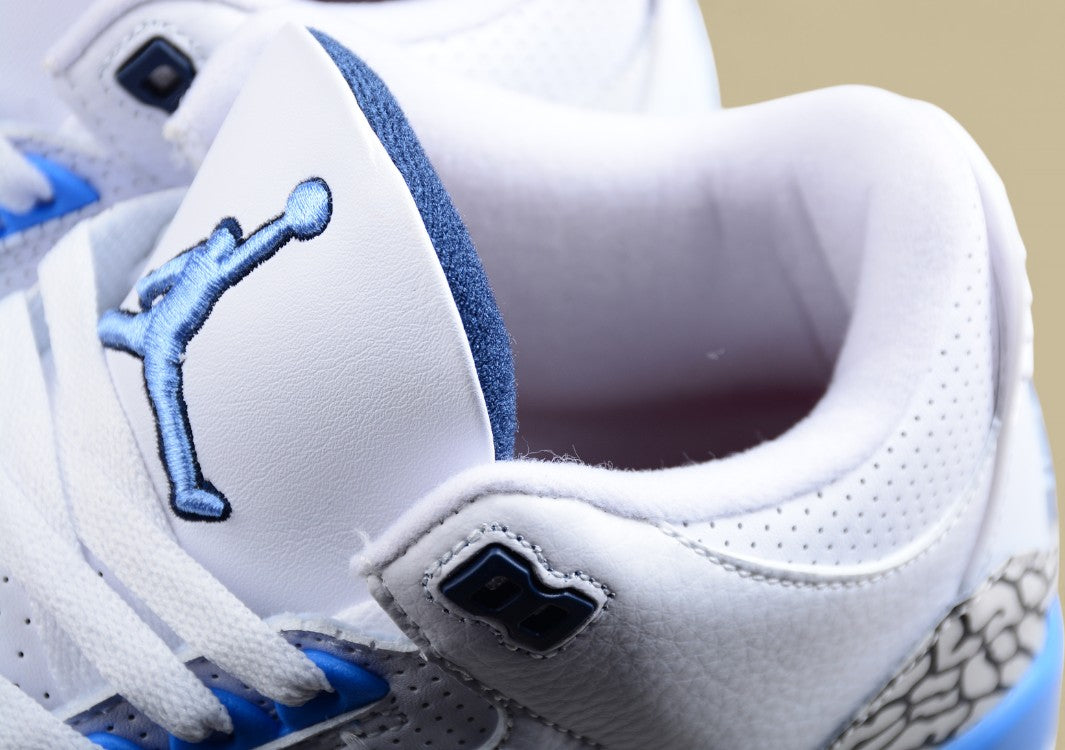 Air Jordan 3 UNC