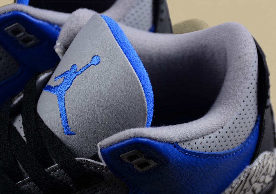 Air Jordan 3“Varsity Royal”