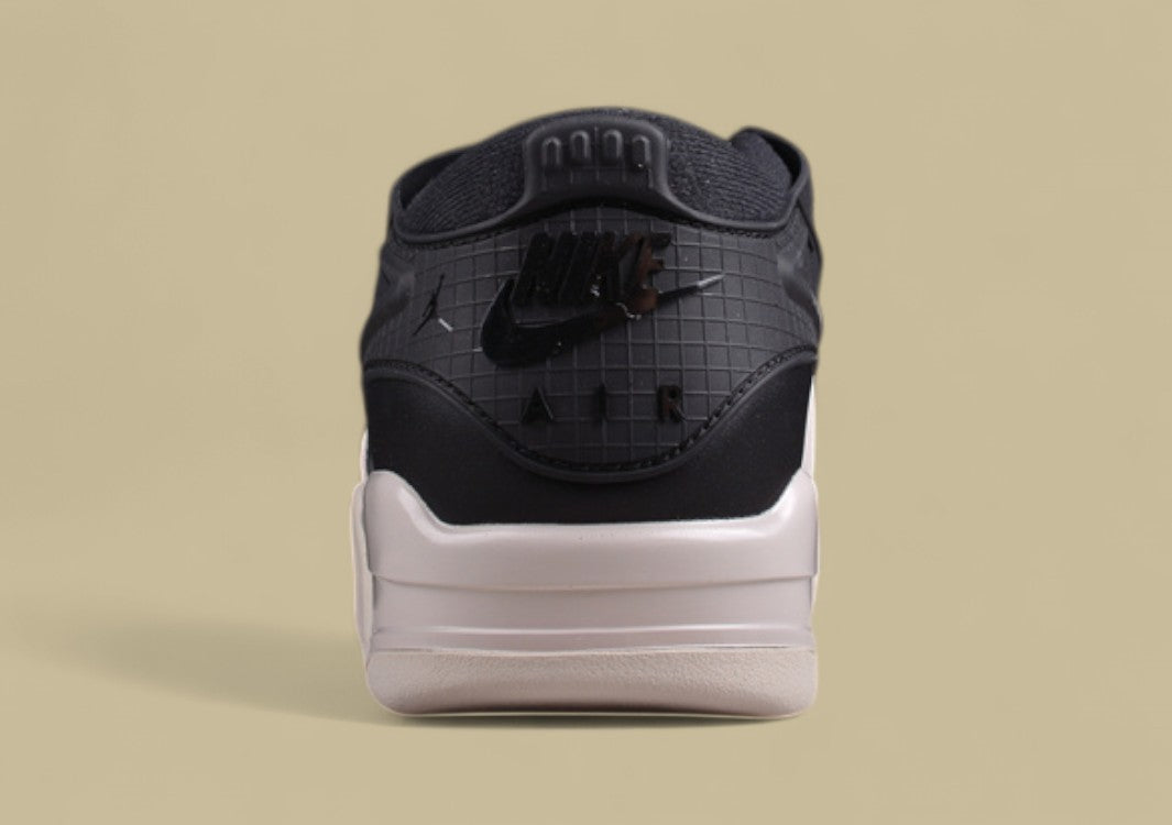 Air Jordan 4 Remastered Black And White