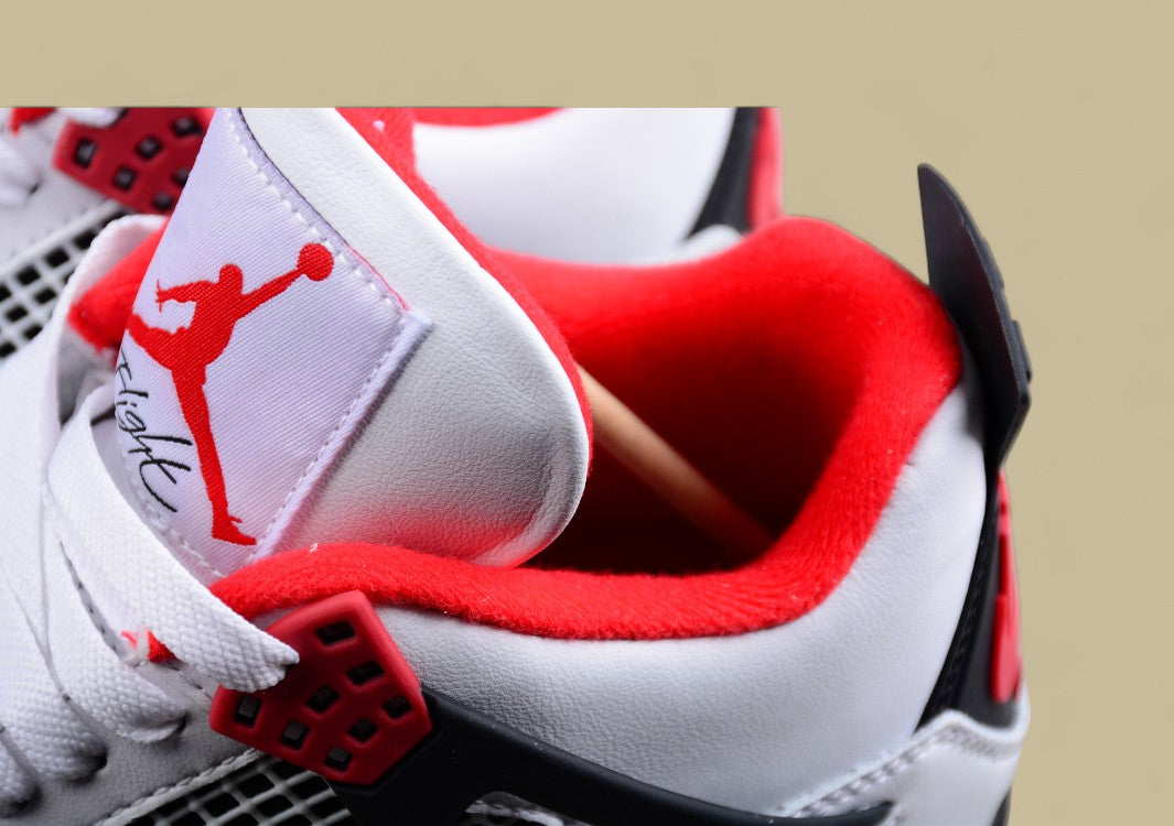 Air Jordan 4 Retro "Fire Red"