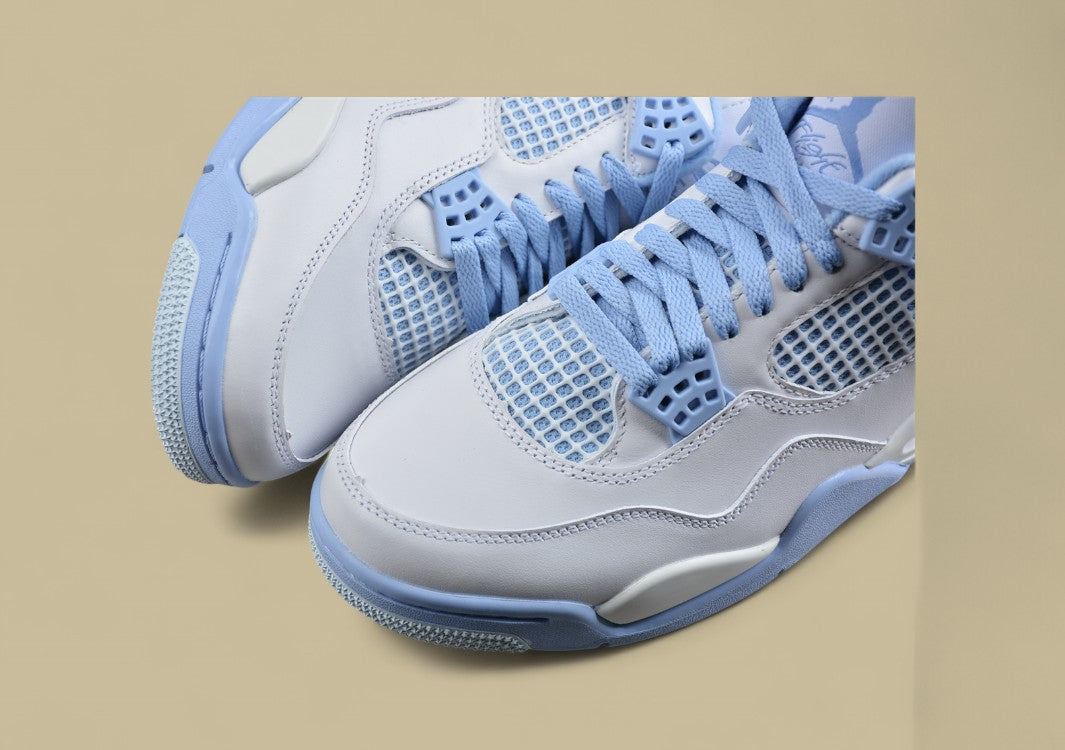 Air Jordan 4 Retro "University Blue