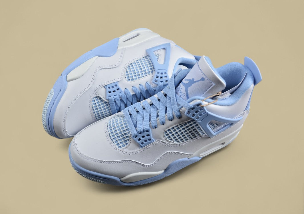 Air Jordan 4 Retro "University Blue