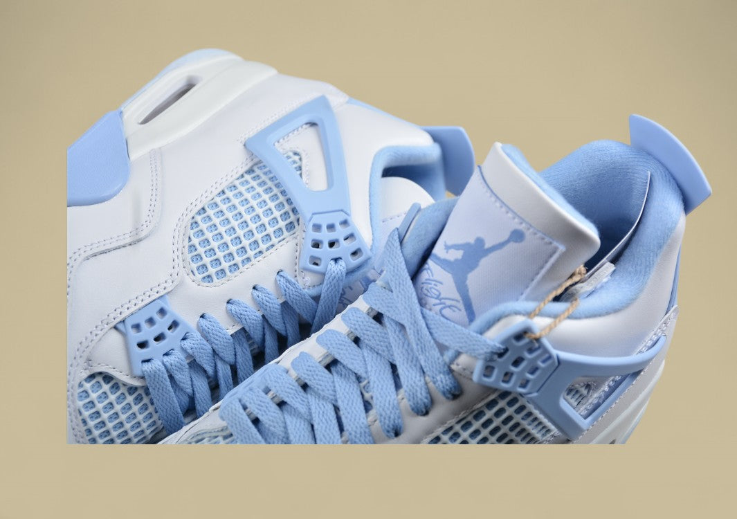Air Jordan 4 Retro "University Blue