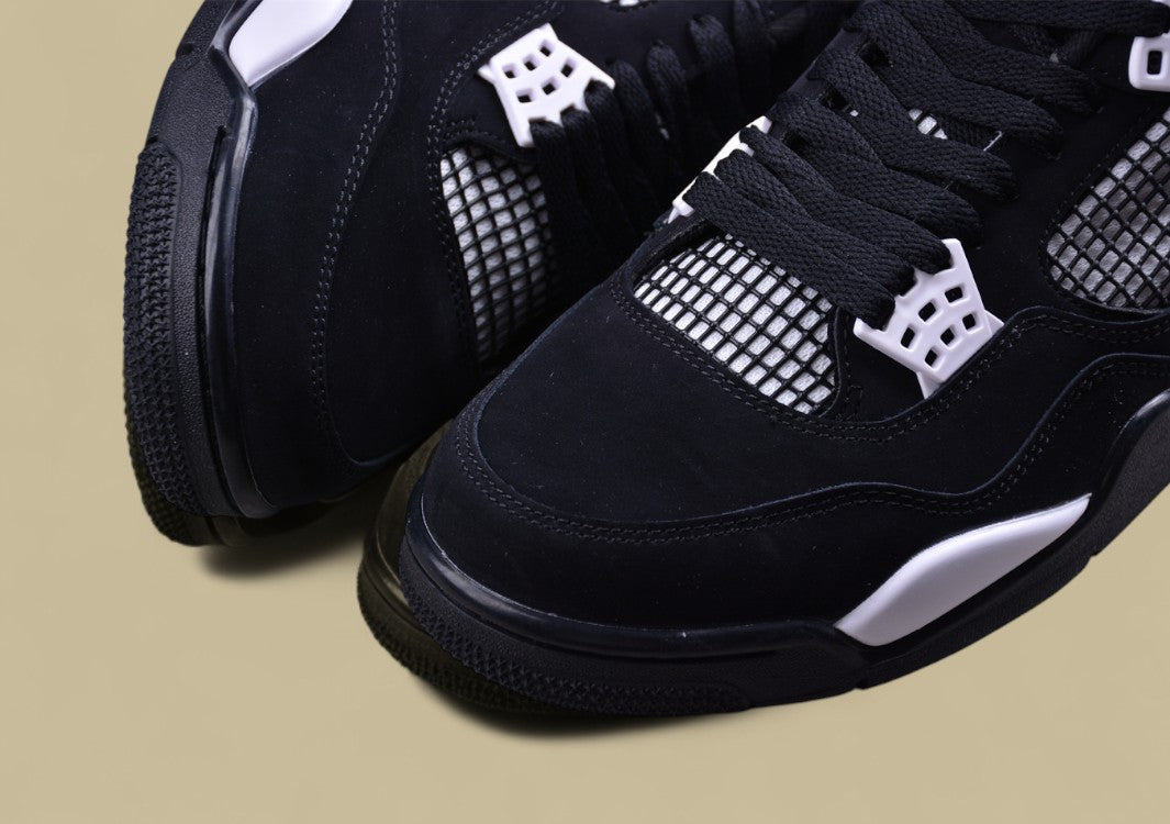 Air Jordan 4 Retro "White Thunder"
