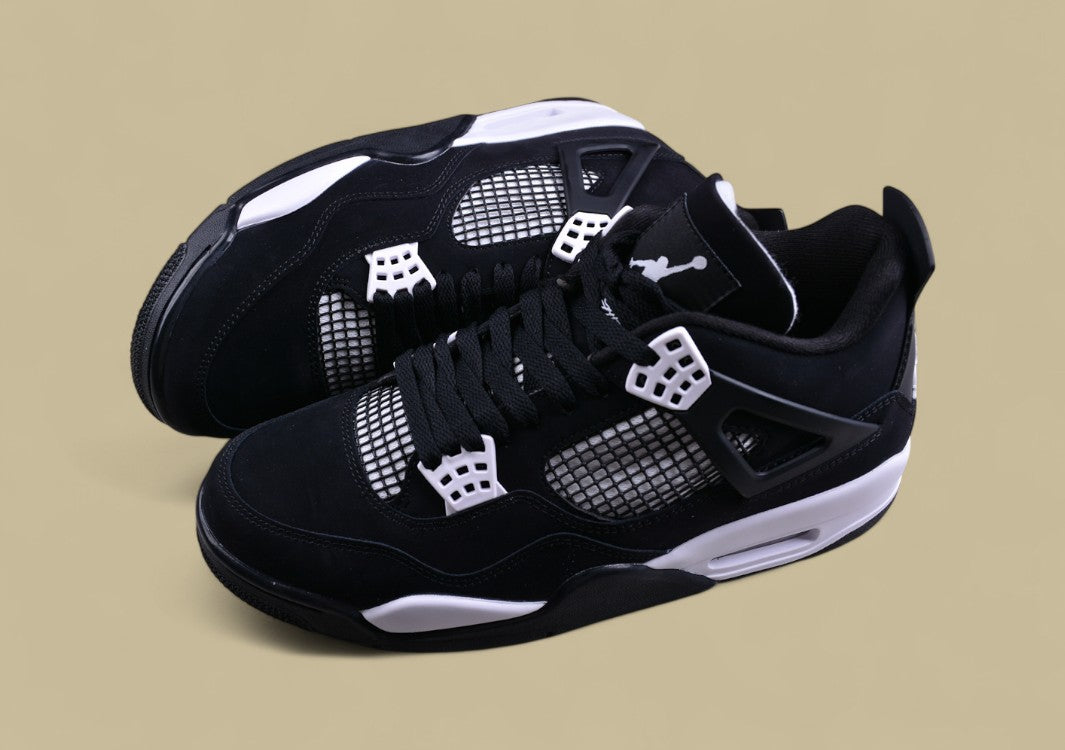 Air Jordan 4 Retro "White Thunder"