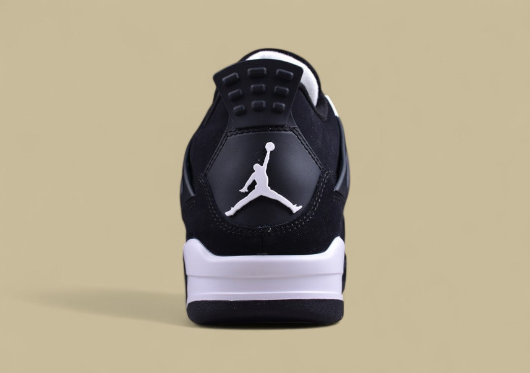 Air Jordan 4 Retro "White Thunder"