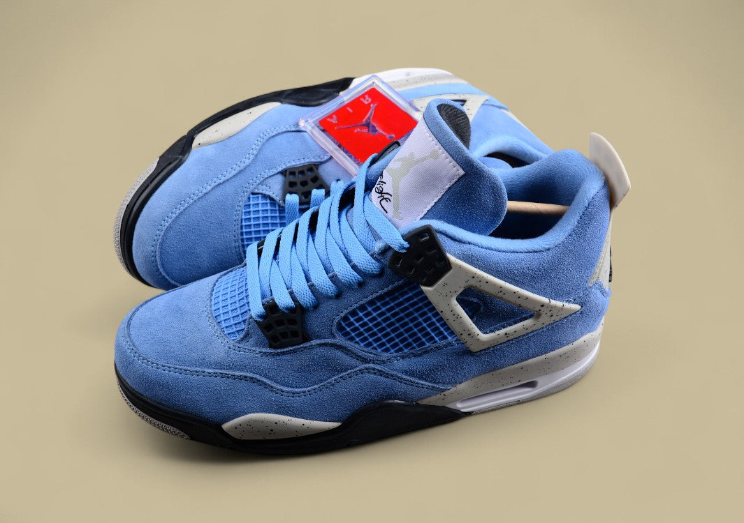Air Jordan 4 SE "University Blue"