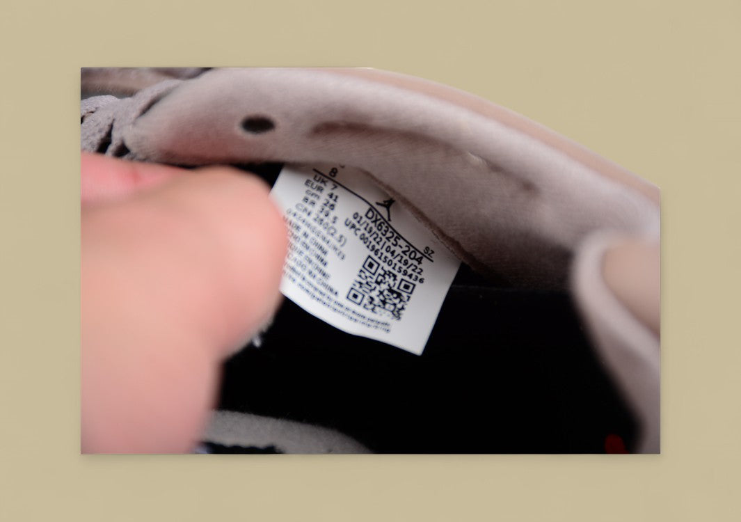 Air Jordan 5 Retro Dark Gray With a Bright Blue