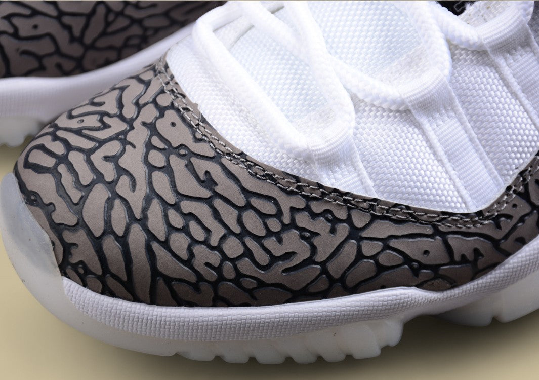 Air Jordan AJ11 Low "White Cement"