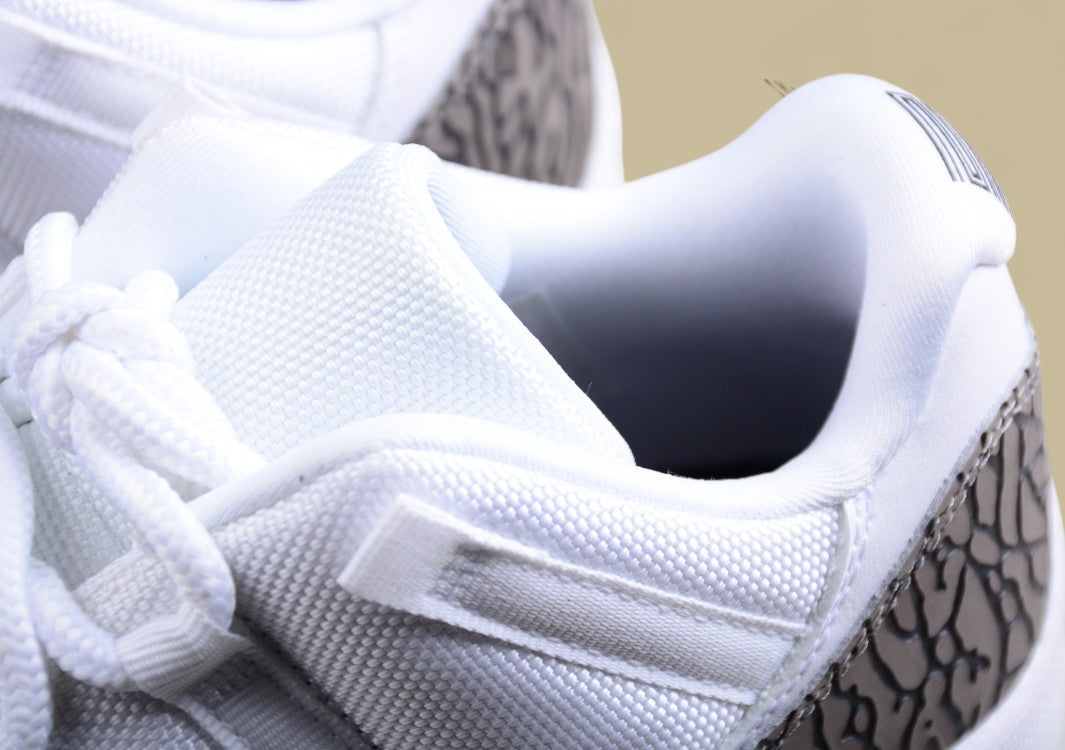 Air Jordan AJ11 Low "White Cement"