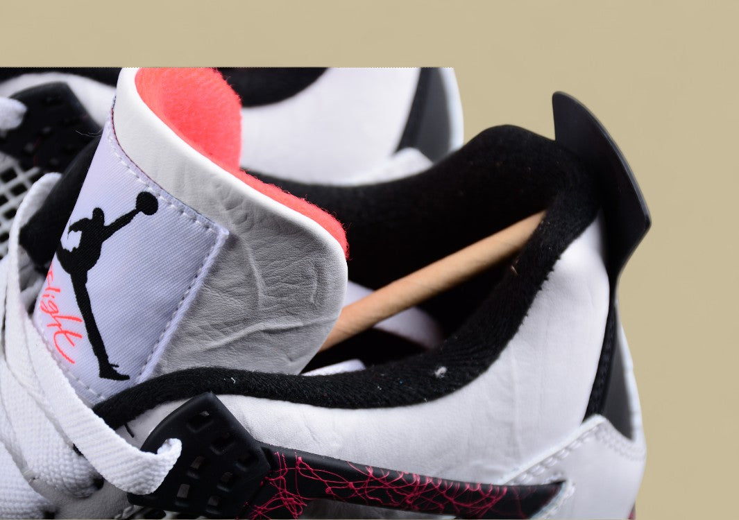 Air Jordan IV Hot Lava