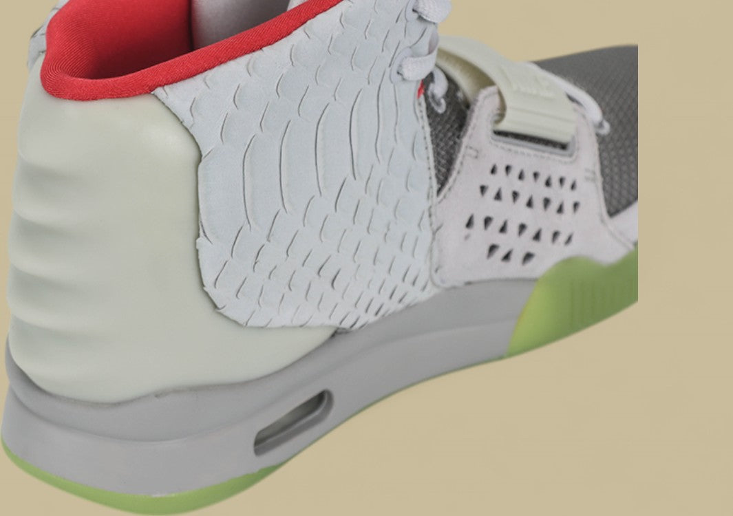 Air Yeezy 2 “Pure Platinum” Kanye West Original Release