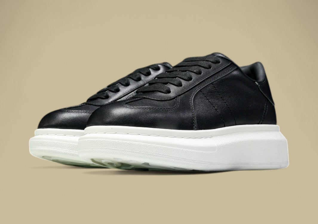 Alexander Mcqueen 24 Autumn And Winter Lovers Wide Sneakers Black/white