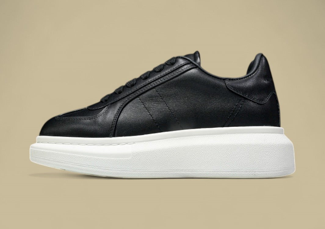 Alexander Mcqueen 24 Autumn And Winter Lovers Wide Sneakers Black/white