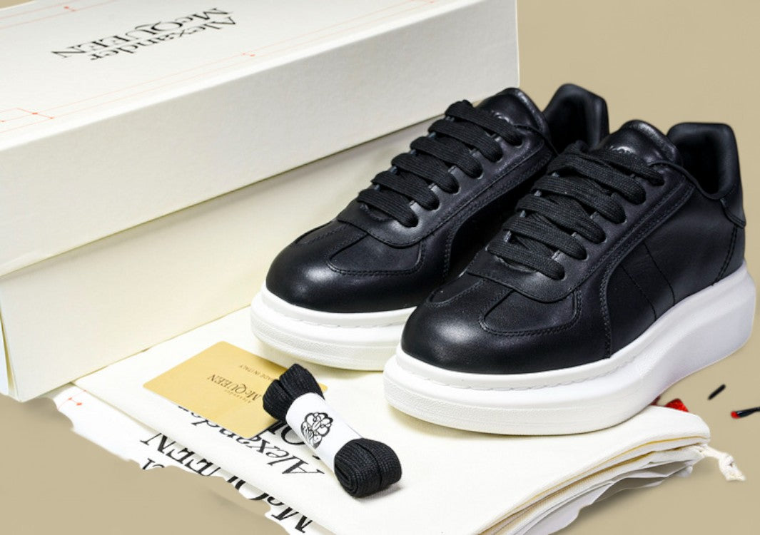 Alexander Mcqueen 24 Autumn And Winter Lovers Wide Sneakers Black/white