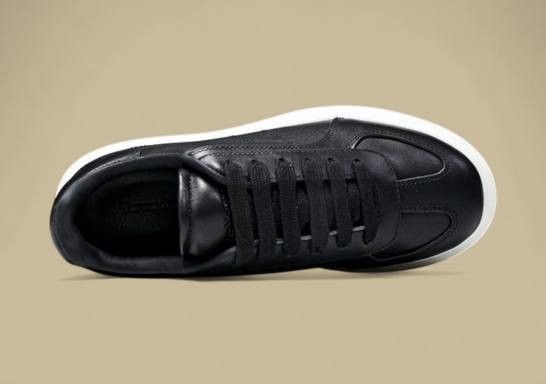 Alexander Mcqueen 24 Autumn And Winter Lovers Wide Sneakers Black/white