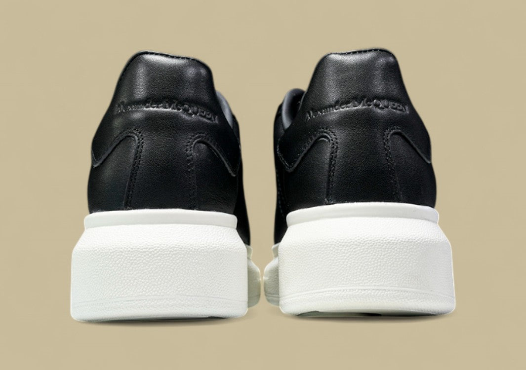 Alexander Mcqueen 24 Autumn And Winter Lovers Wide Sneakers Black/white