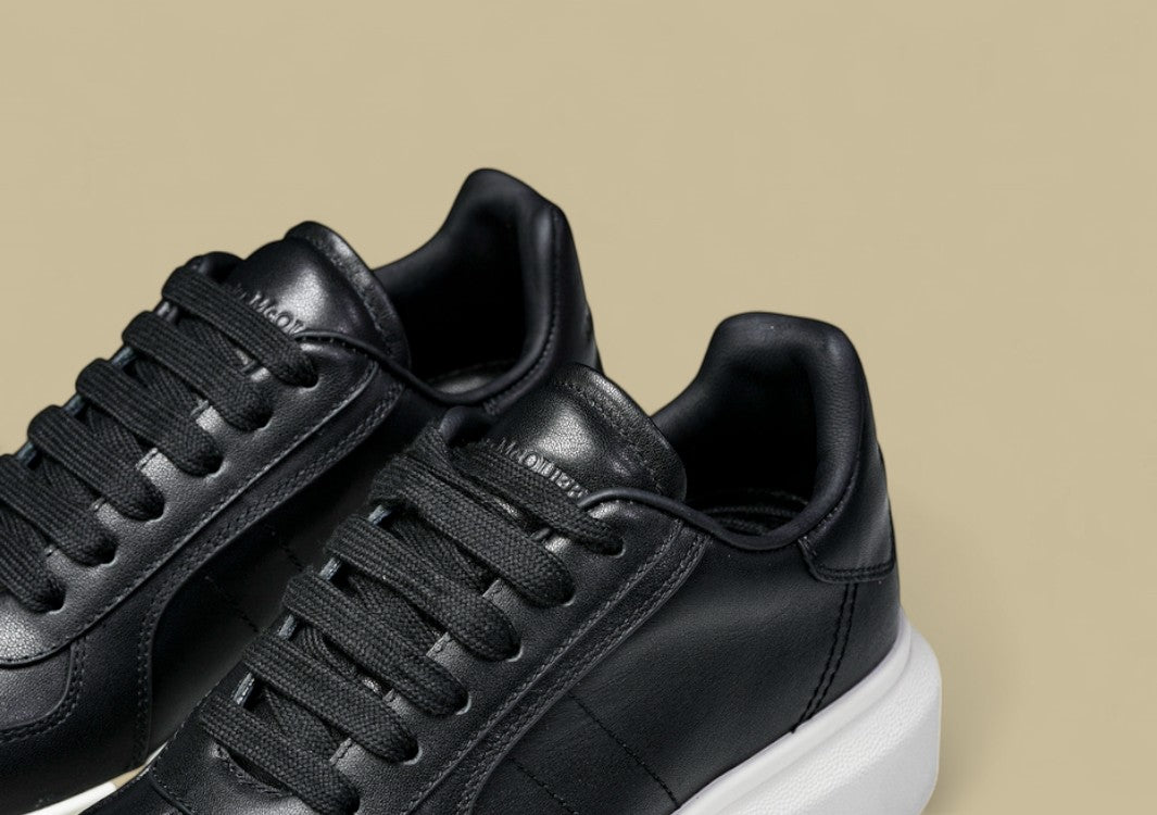 Alexander Mcqueen 24 Autumn And Winter Lovers Wide Sneakers Black/white