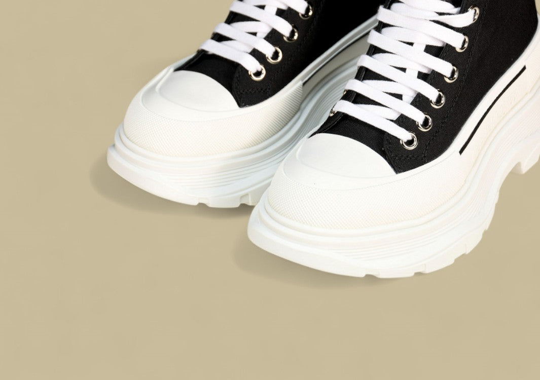 Alexander Mcqueen Thick Sole Heightening Casual Canvas Shoes Black/White